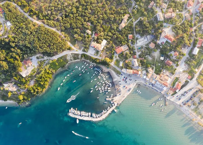Blue Lake Holiday Homes - Keri Summer Escape